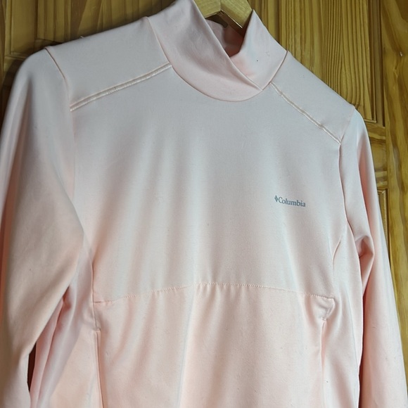 Columbia Women’s Weekend Adventure Pullover with Zippered Front Pocket. Size M - Picture 2 of 11